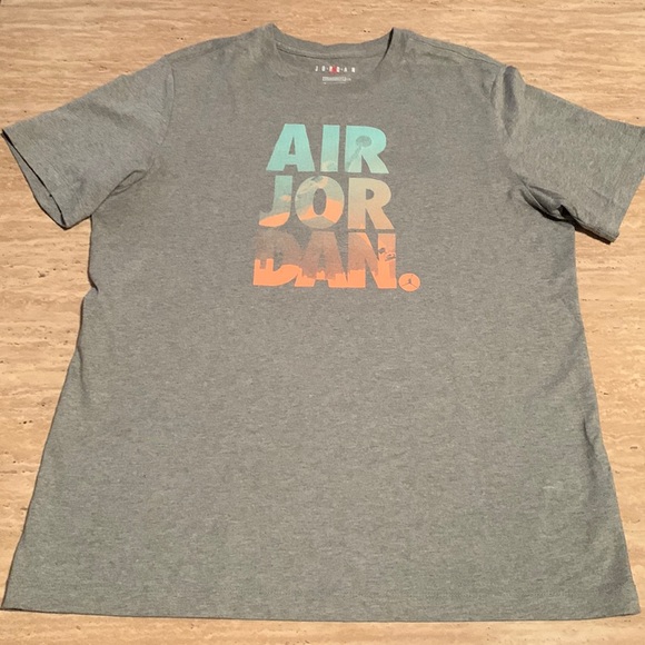 Nike - Air Jordan Nwot nice weather print S/S tee - Size Large - Picture 1 of 4